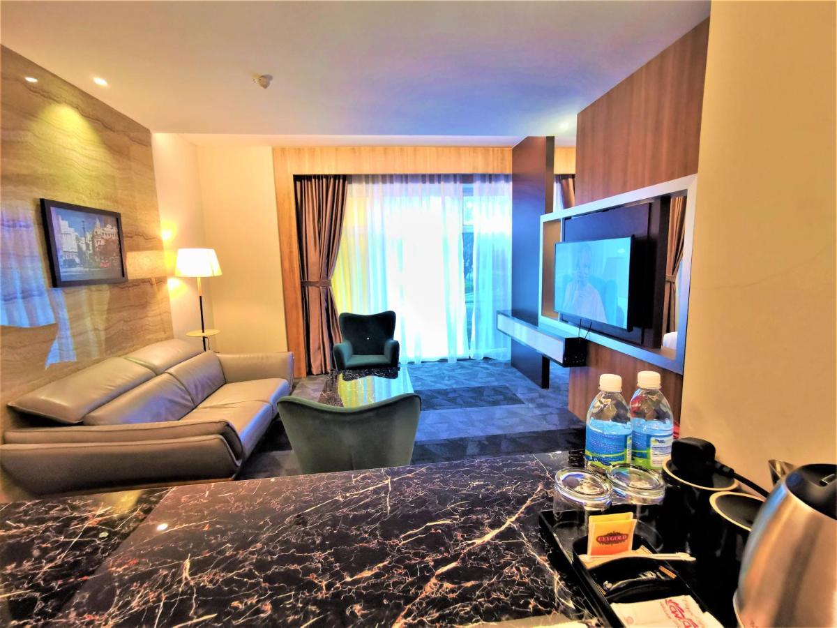 Prestigo Hotel - Johor Bharu Джохор-Бару Экстерьер фото
