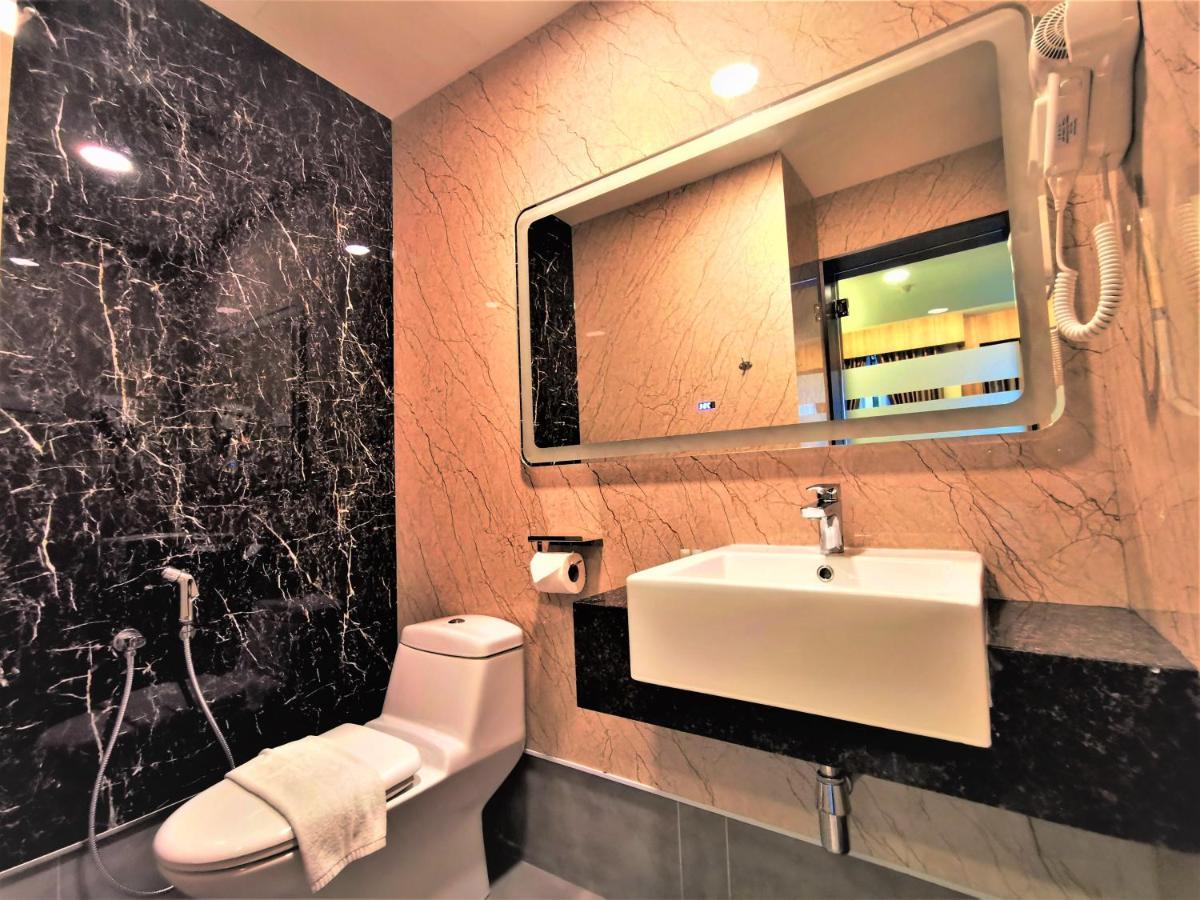 Prestigo Hotel - Johor Bharu Джохор-Бару Экстерьер фото