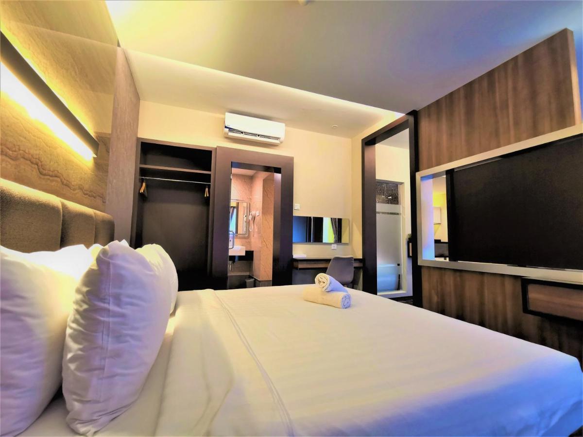 Prestigo Hotel - Johor Bharu Джохор-Бару Экстерьер фото